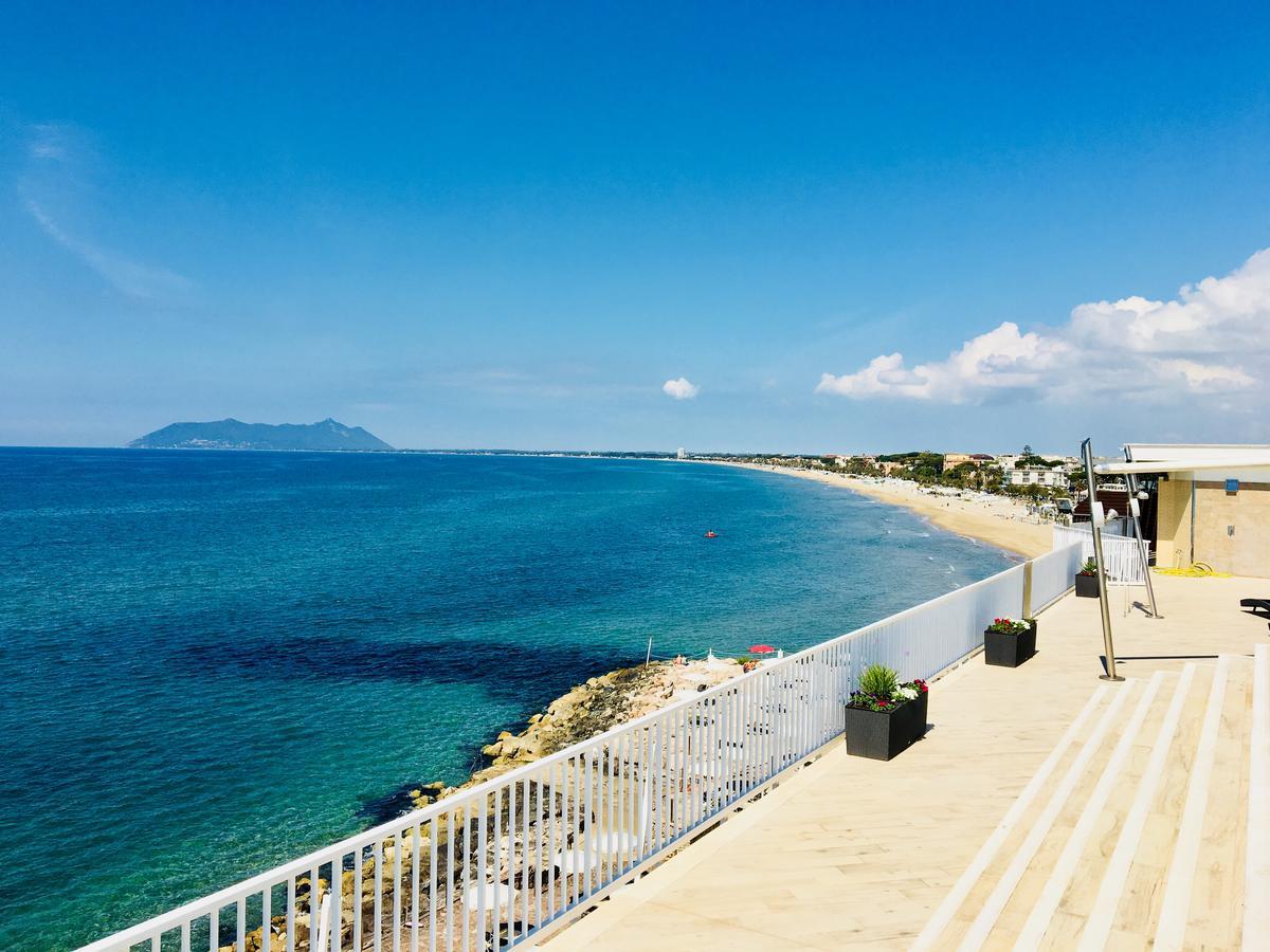 Grand Hotel L'Approdo Терачина Екстериор снимка