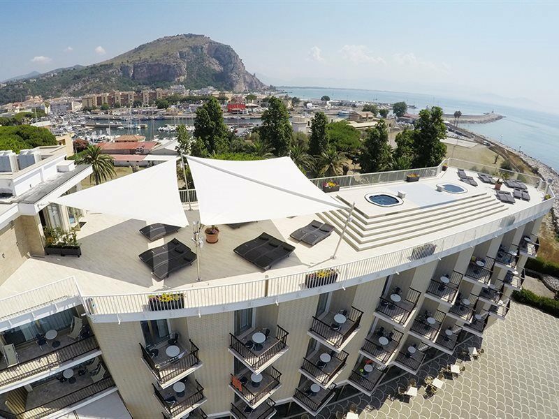 Grand Hotel L'Approdo Терачина Екстериор снимка